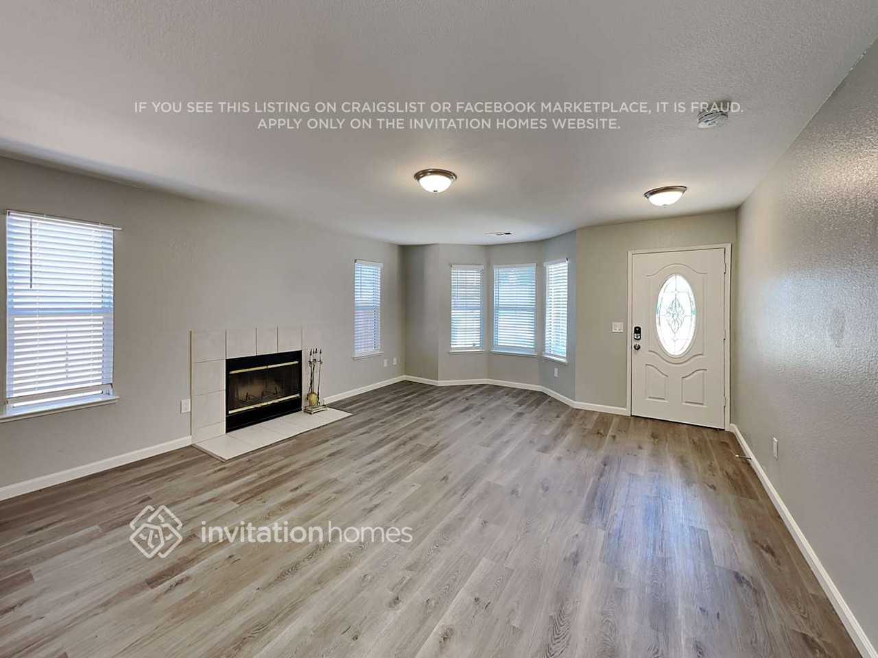 1169 Chelsham Ave - Photo 3 of 18