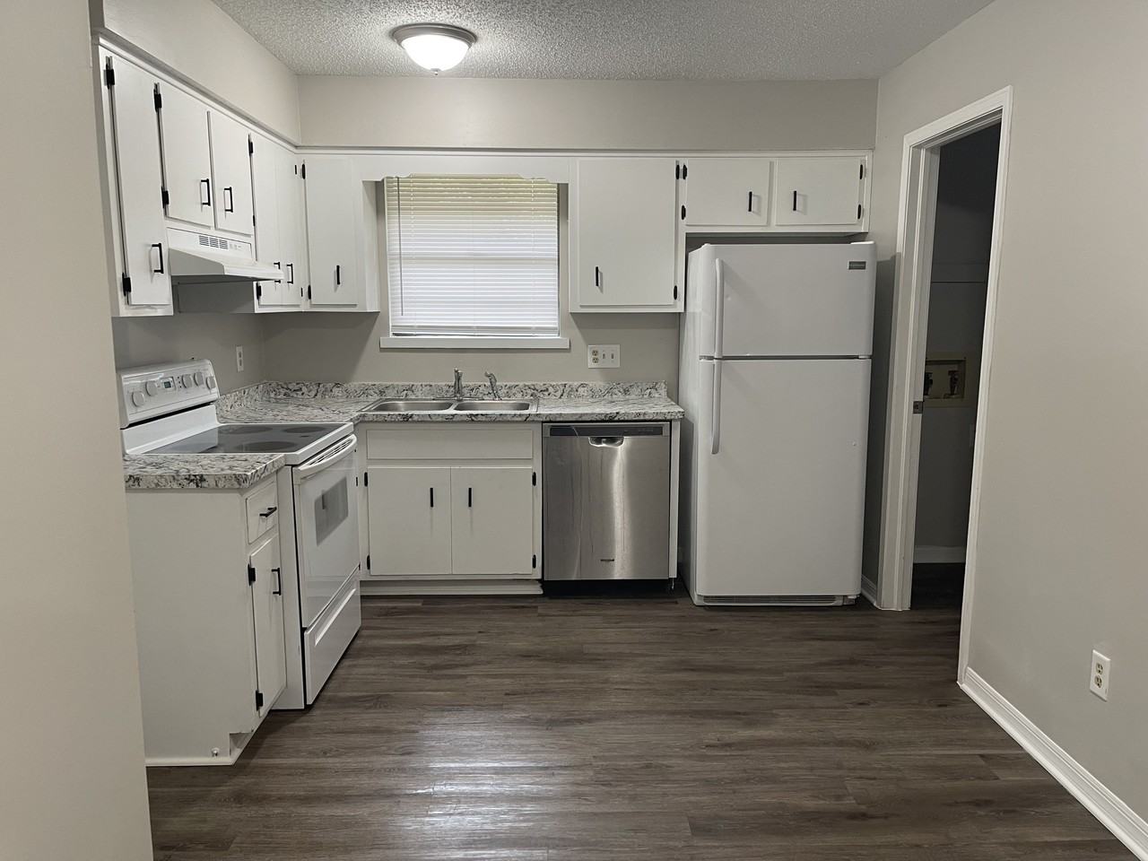 3052A Gordon St #1 - Photo 2 of 9