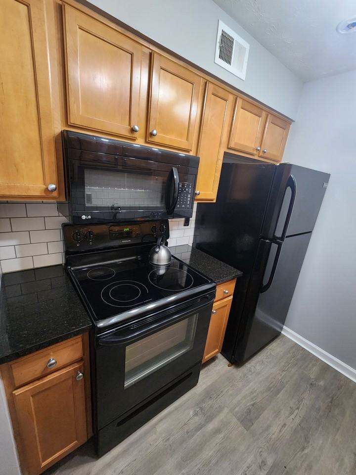 3120 7 Pines Court Northwest #1 - Photo 5 of 27