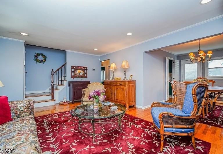 401 Inwood Rd #1 - Photo 3 of 24