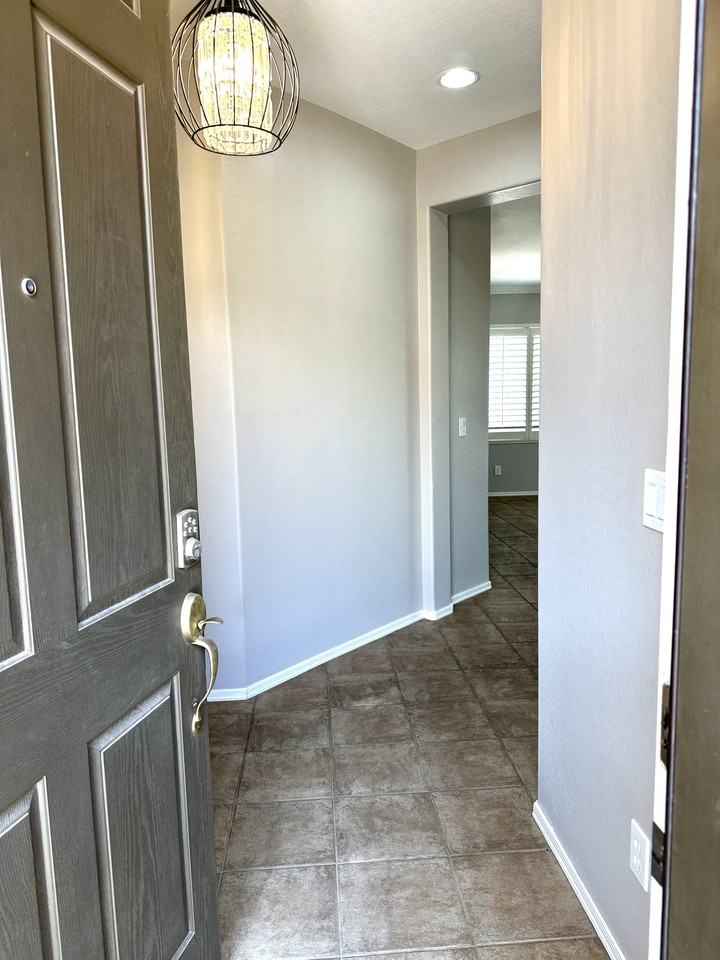 1719 W Owens Way #1 - Photo 4 of 17