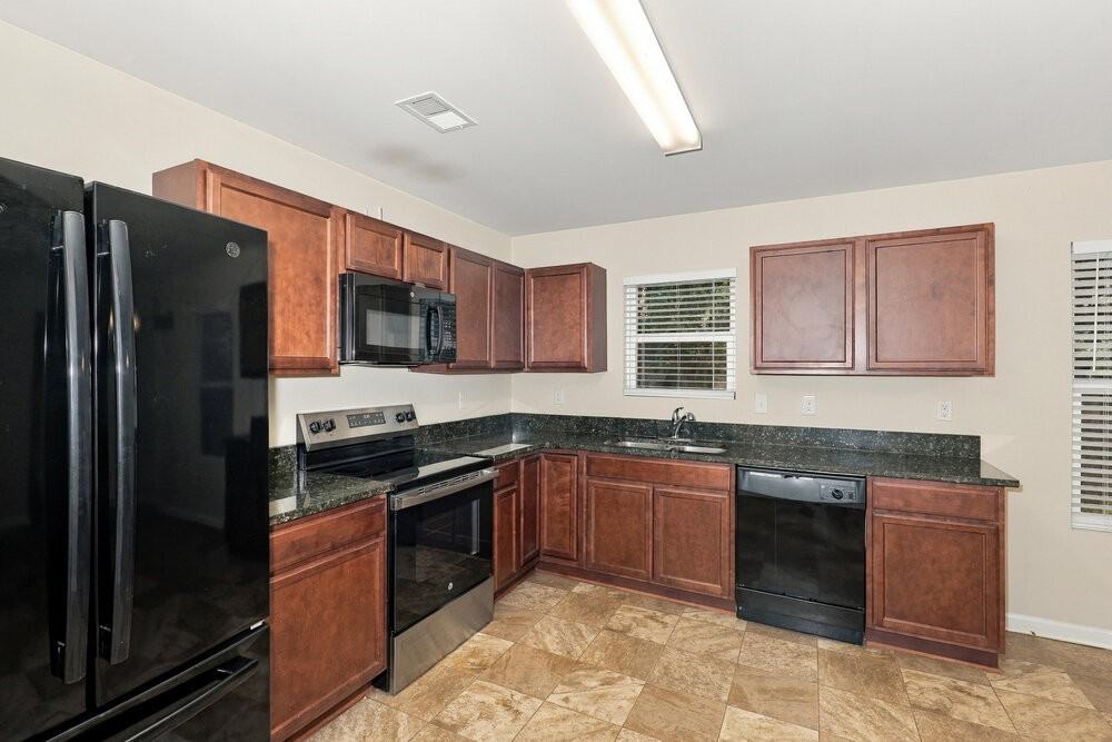 1407 Shadow Creek Ave - Photo 7 of 17