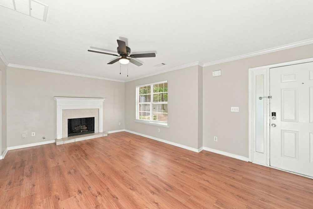 2378 Haynes Trace Dr - Photo 4 of 17