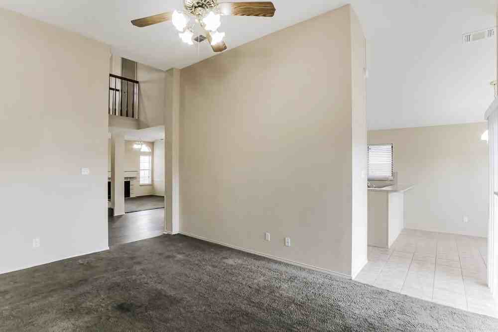 1103 San Miguel Dr - Photo 5 of 17