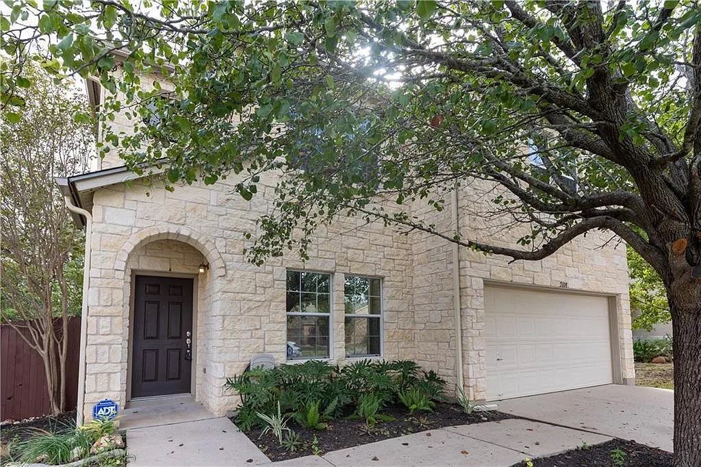 2108 Cottontail Dr - Photo 2 of 15
