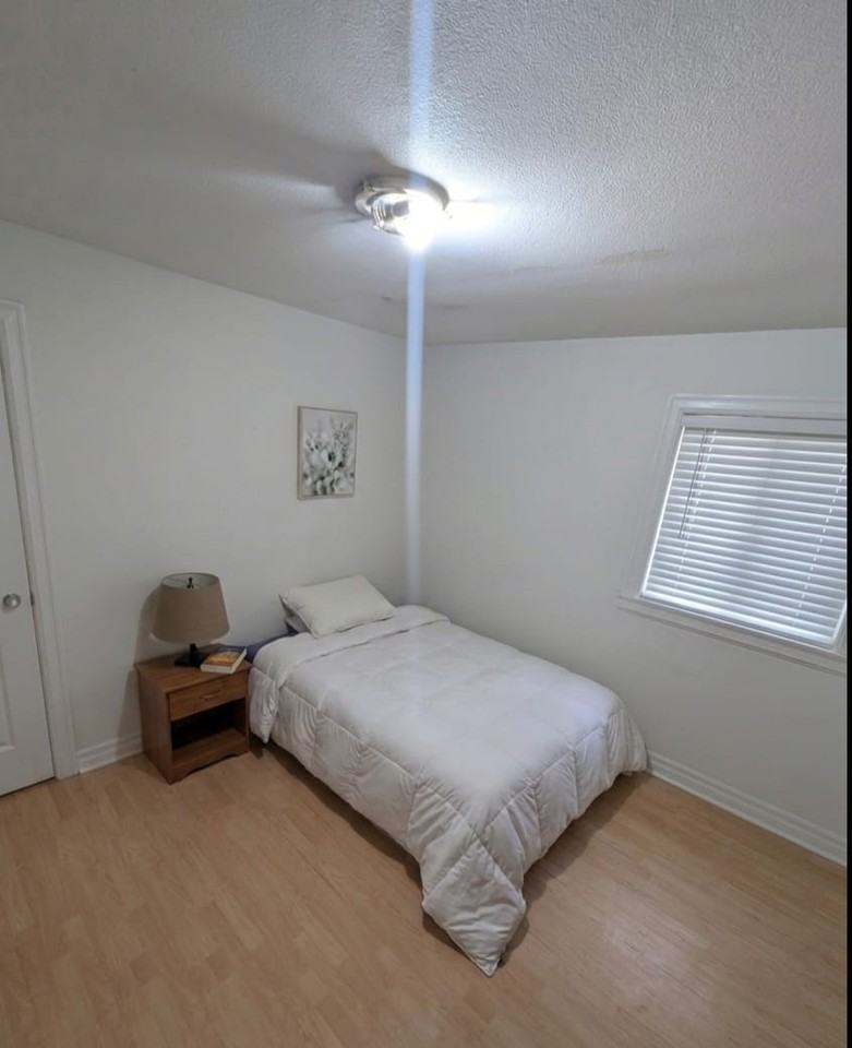 3233 Clive Avenue - Photo 5 of 6
