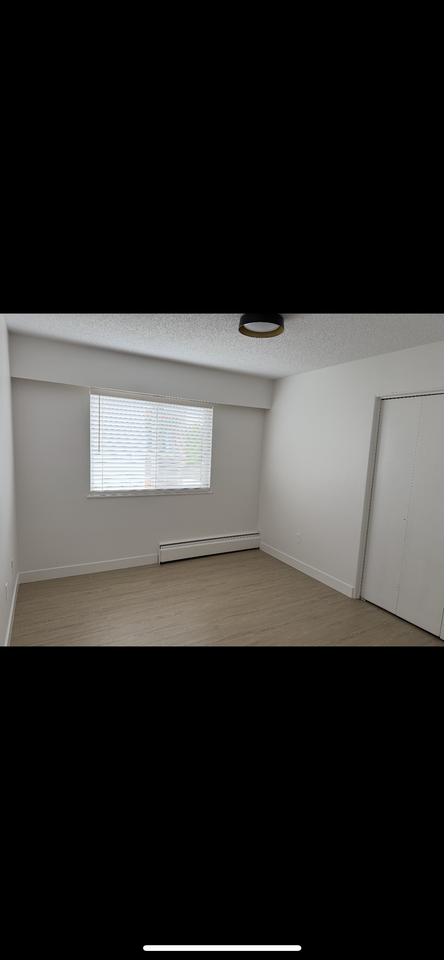 522 East 43rd Avenue #4 - Photo 5 of 10