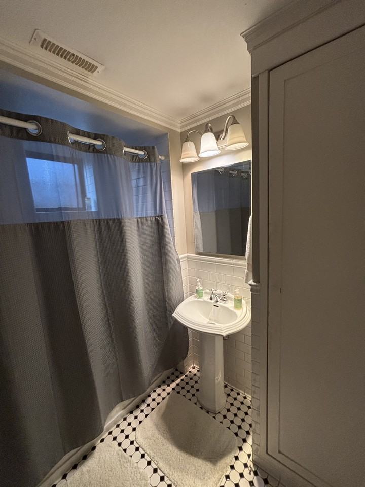 4214 West 10th Avenue - Photo 7 of 11