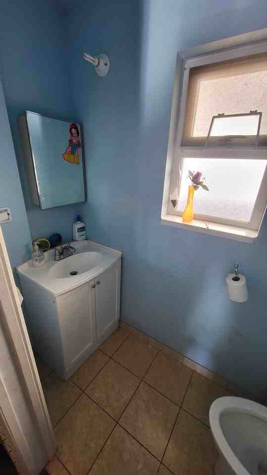 1072 Delta Avenue - Photo 3 of 9