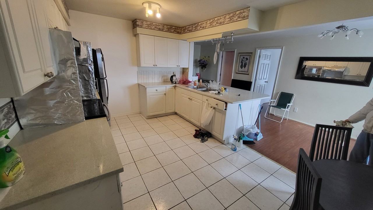 1072 Delta Avenue - Photo 6 of 9