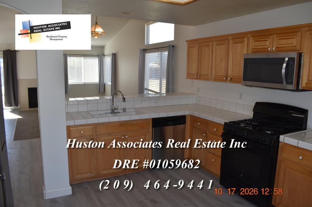 4239 Felicitia Ct - Photo 4 of 20