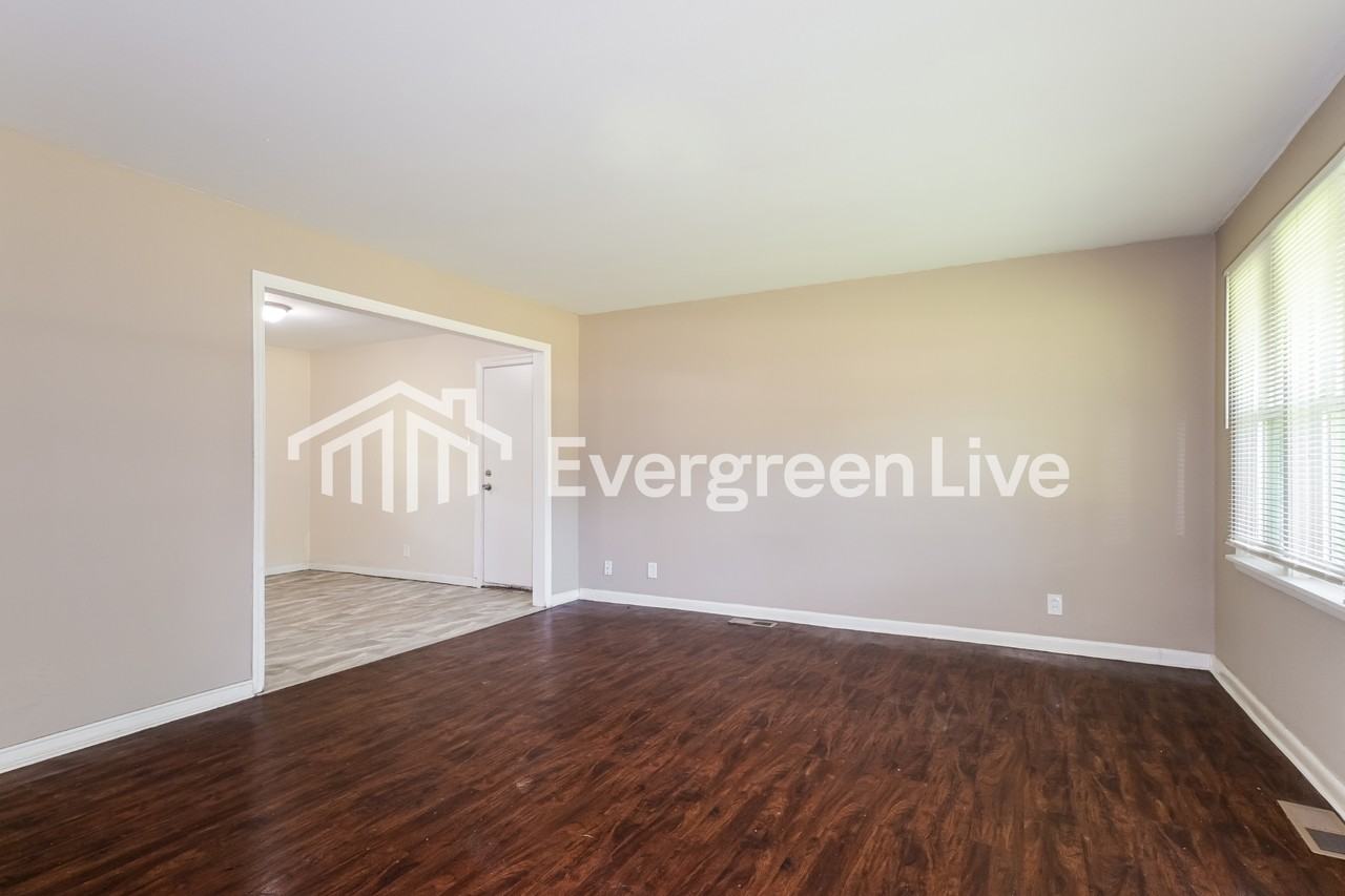 1150 Burgos St - Photo 3 of 15