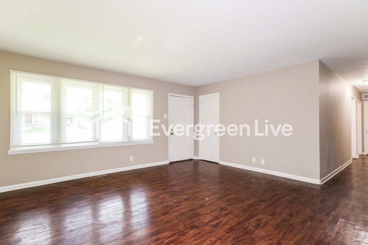 1150 Burgos St - Photo 4 of 15