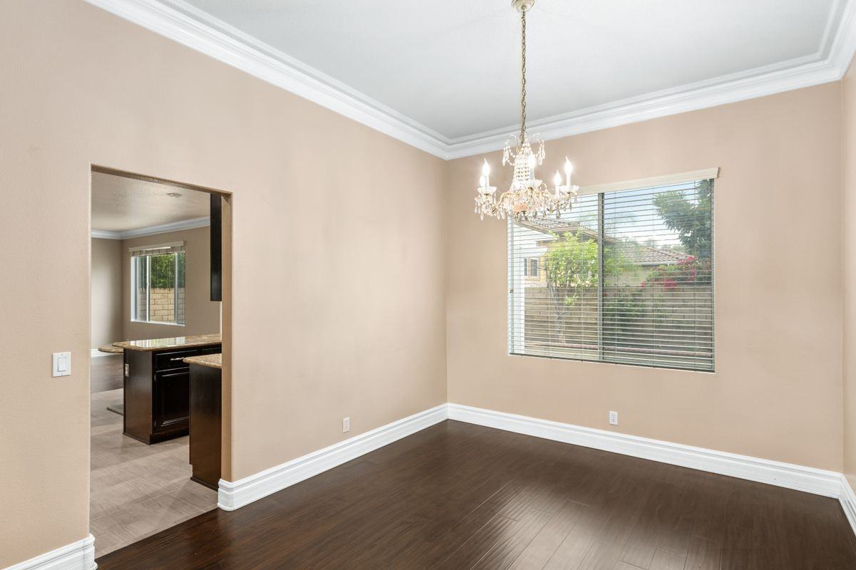 2550 Reynolds Dr - Photo 3 of 28