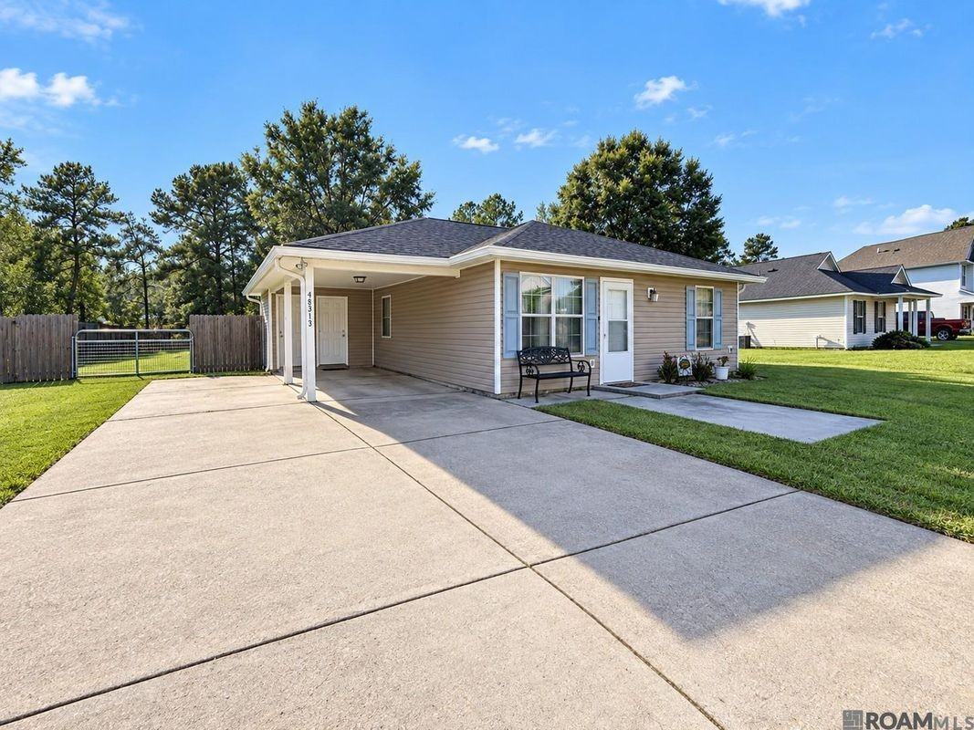 48313 Waltrip Ln - Photo 2 of 13