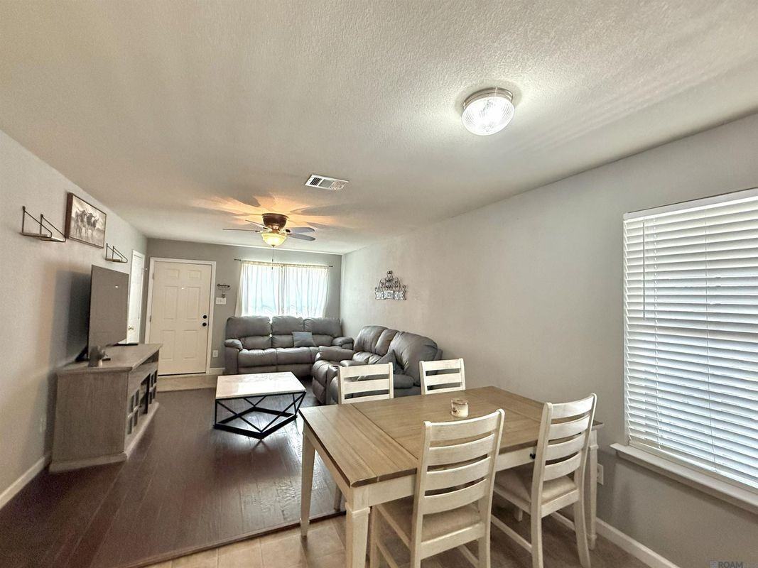 48313 Waltrip Ln - Photo 4 of 13