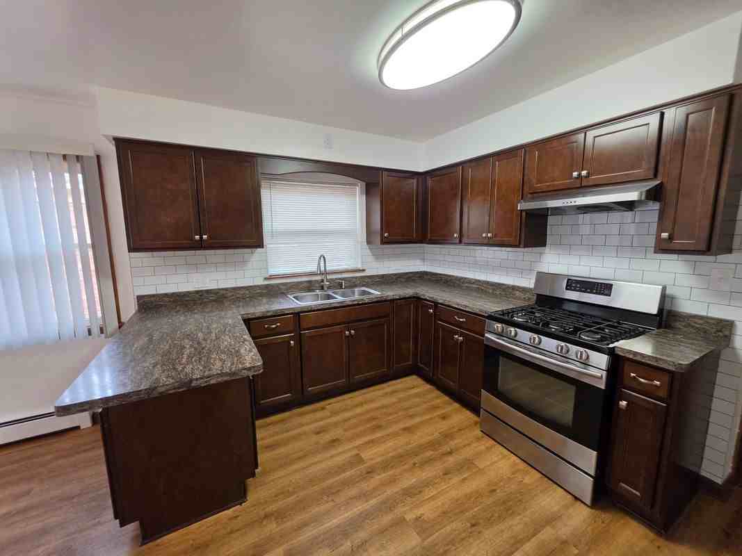 2844 Auxplaines Ave - Photo 2 of 12