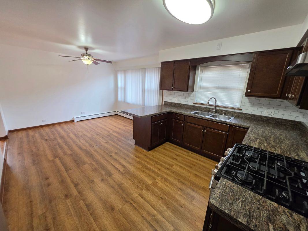 2844 Auxplaines Ave - Photo 4 of 12