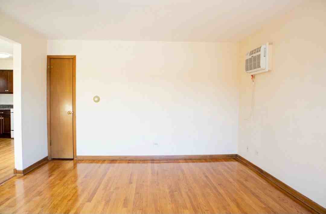 2844 Auxplaines Ave - Photo 5 of 12
