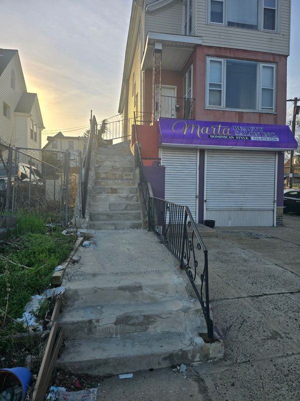 6424 N 5th St - Photo 2 of 3