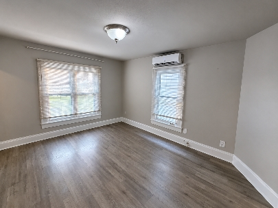 1011 Jackson Ave #4 - Photo 2 of 6