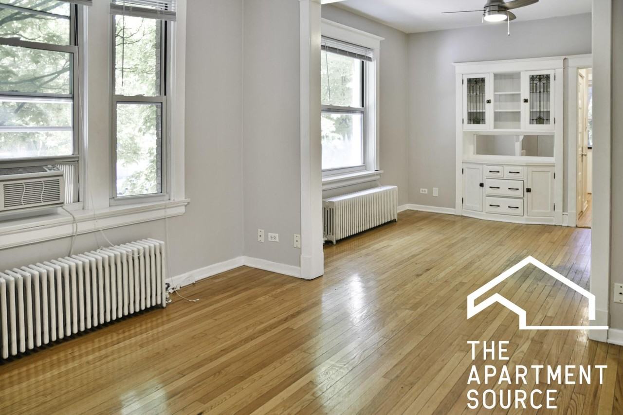 3221 N Leavitt St #2 - Photo 3 of 13