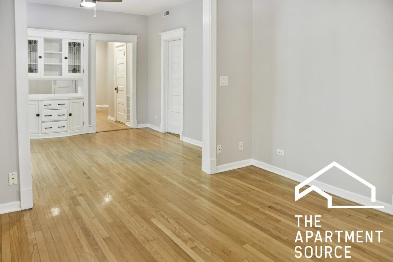 3221 N Leavitt St #2 - Photo 4 of 13