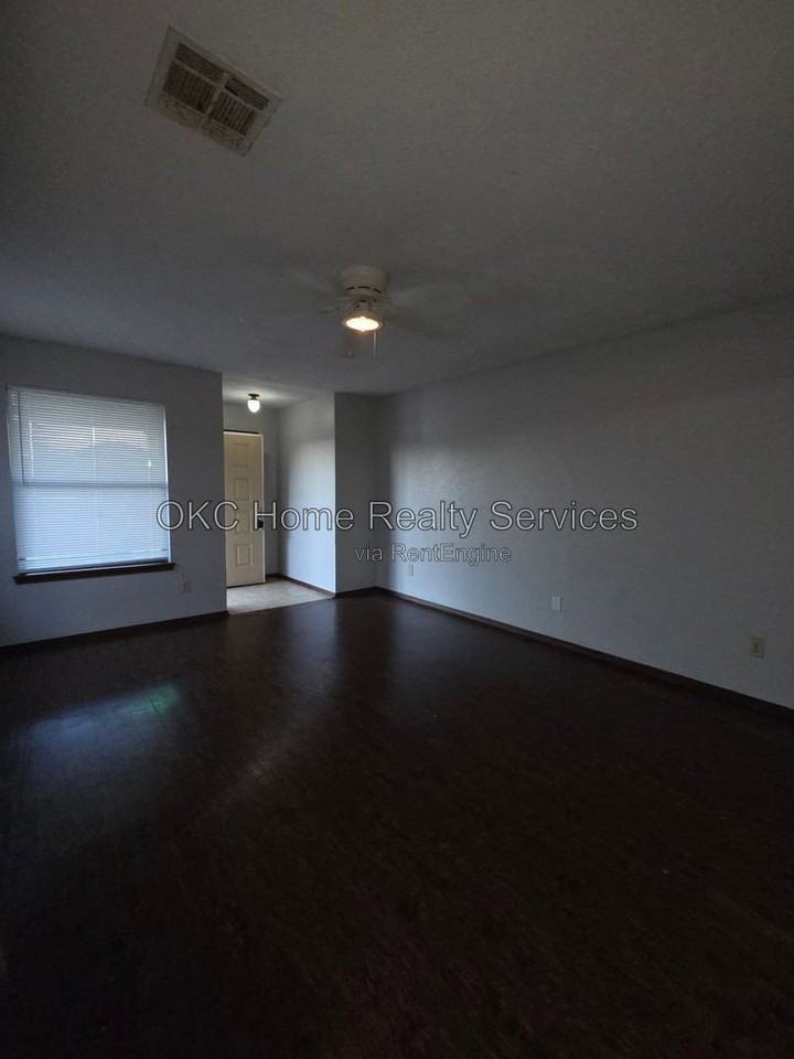 234 Barrett Pl - Photo 4 of 15
