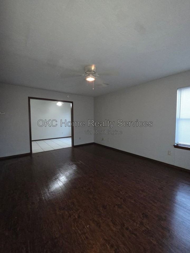 234 Barrett Pl - Photo 5 of 15