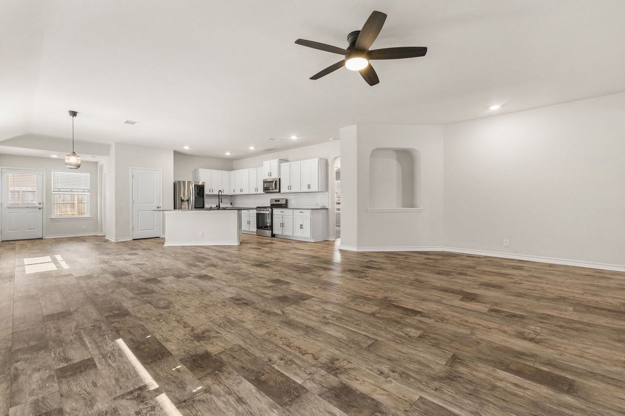 6723 Hoffman Pln - Photo 2 of 8