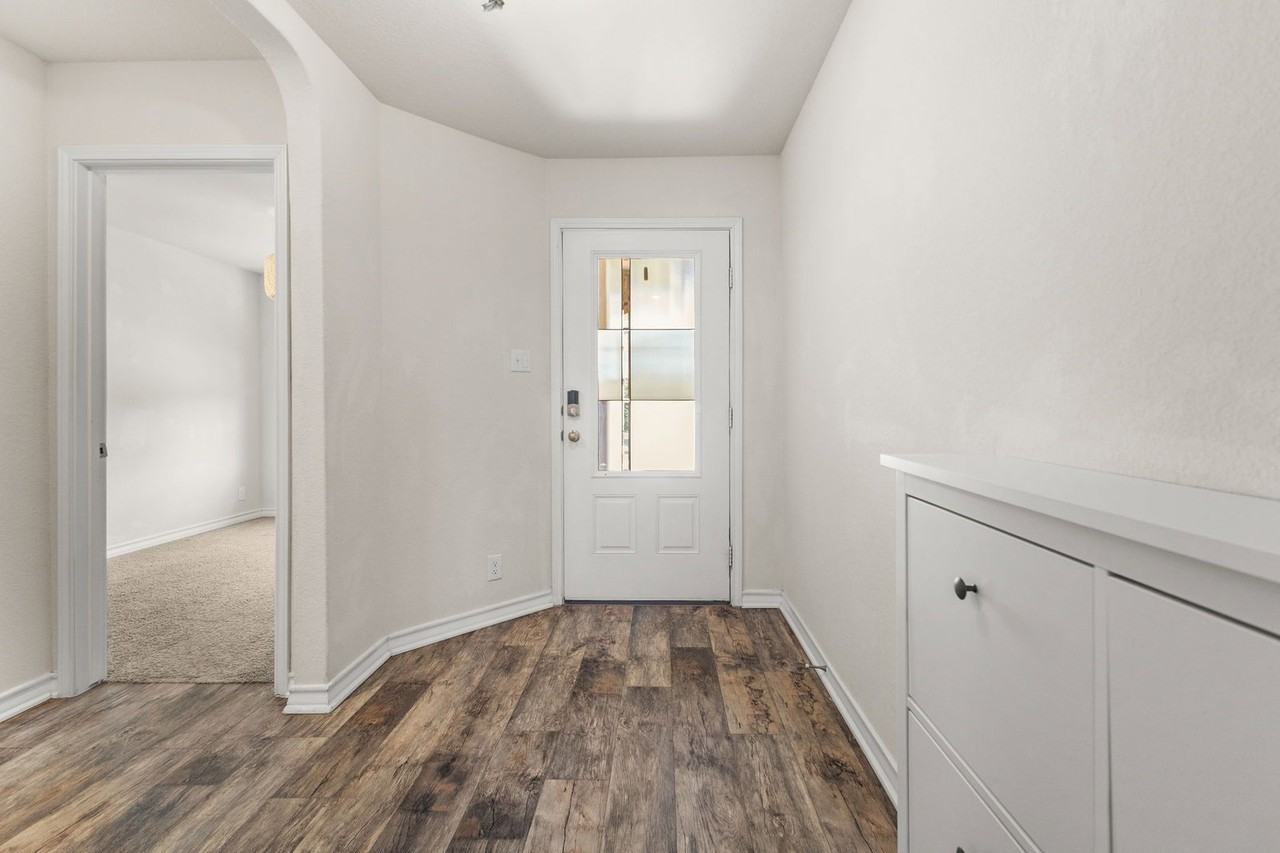 6723 Hoffman Pln - Photo 3 of 8
