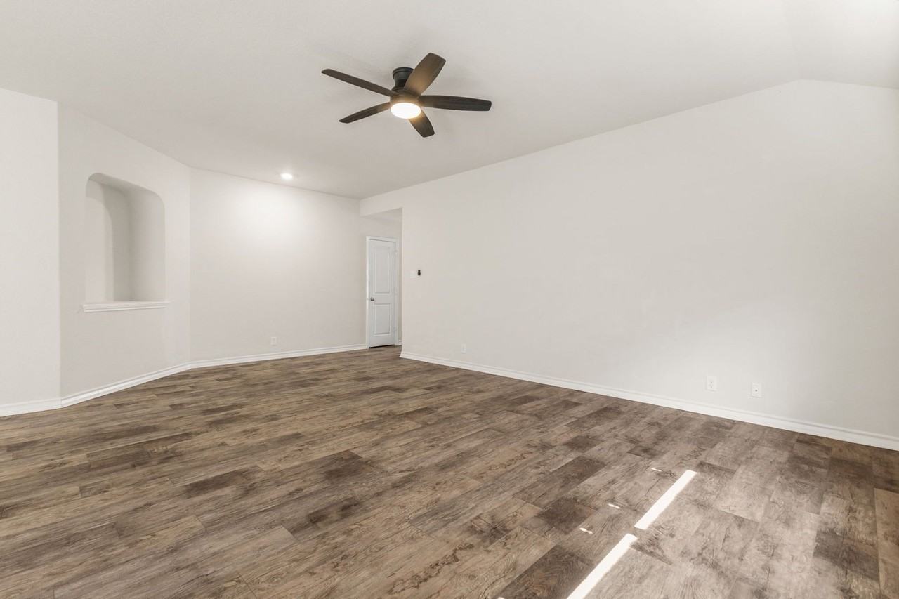 6723 Hoffman Pln - Photo 4 of 8