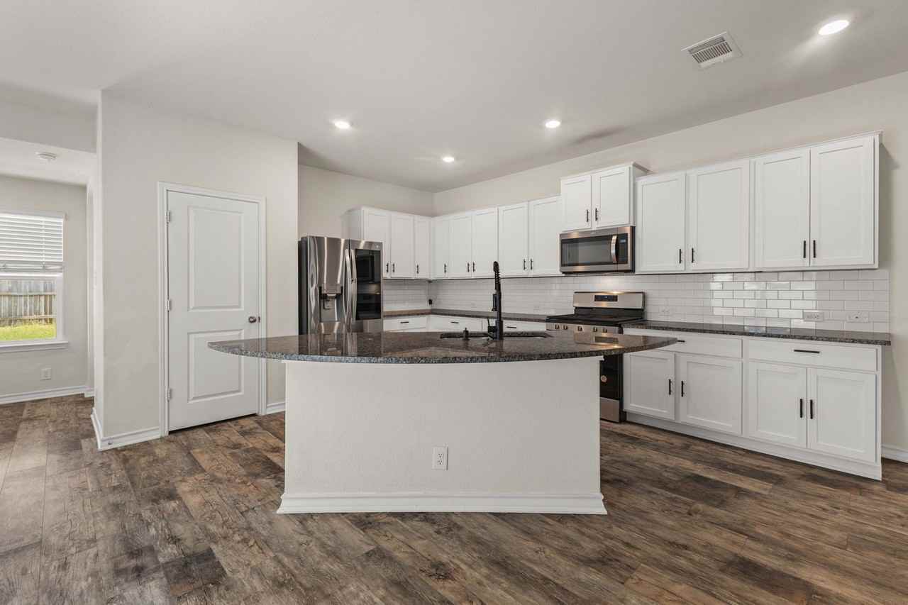 6723 Hoffman Pln - Photo 5 of 8