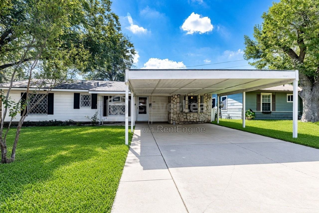 238 Coral Ave - Photo 3 of 28