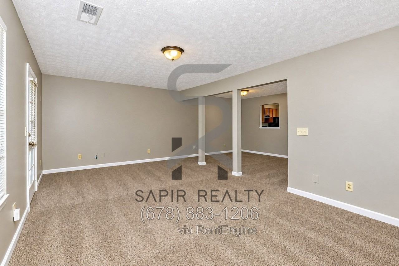 325 Saratoga Pl - Photo 3 of 19