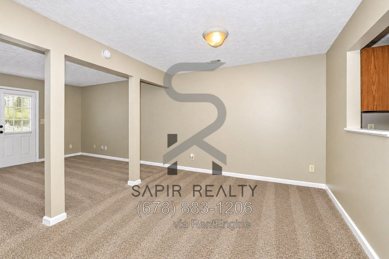 325 Saratoga Pl - Photo 4 of 19