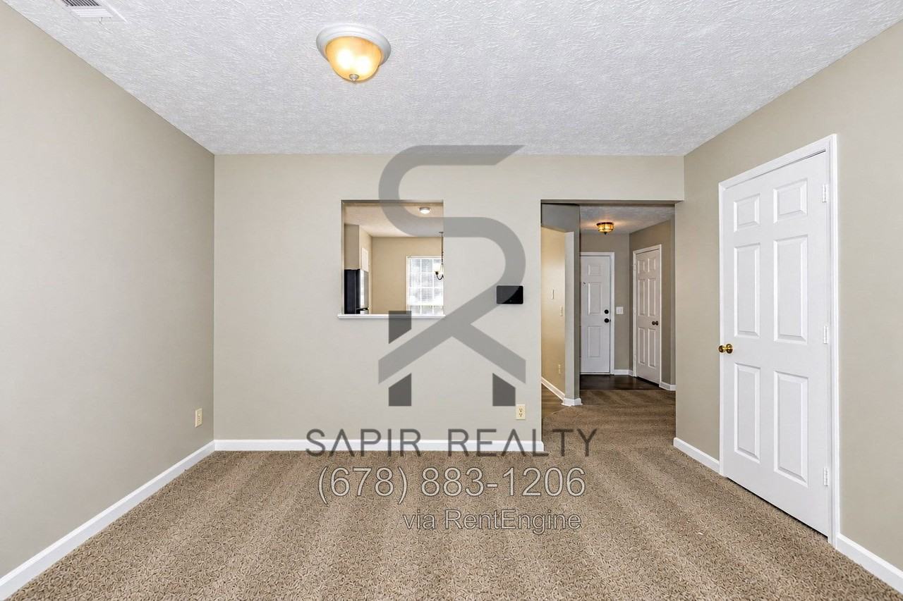 325 Saratoga Pl - Photo 5 of 19