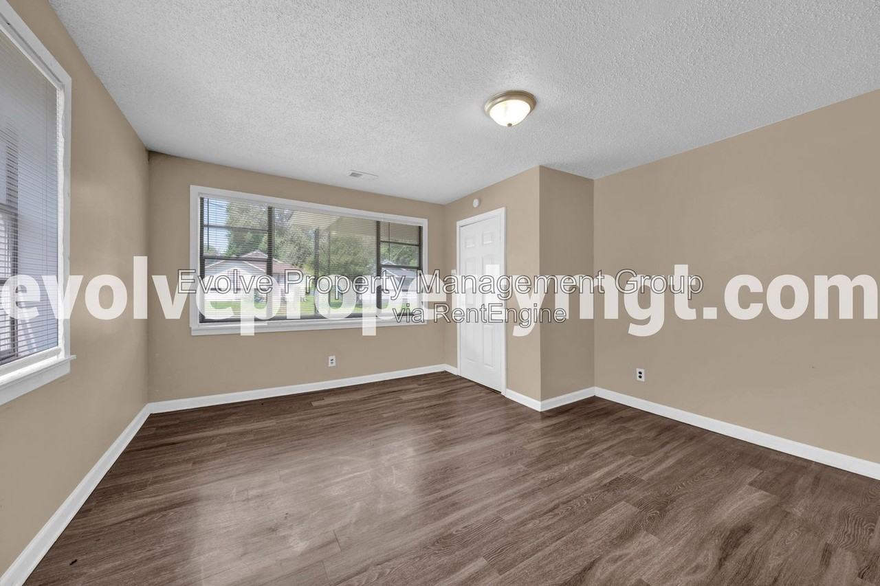 1020 Boston St #2 - Photo 6 of 17