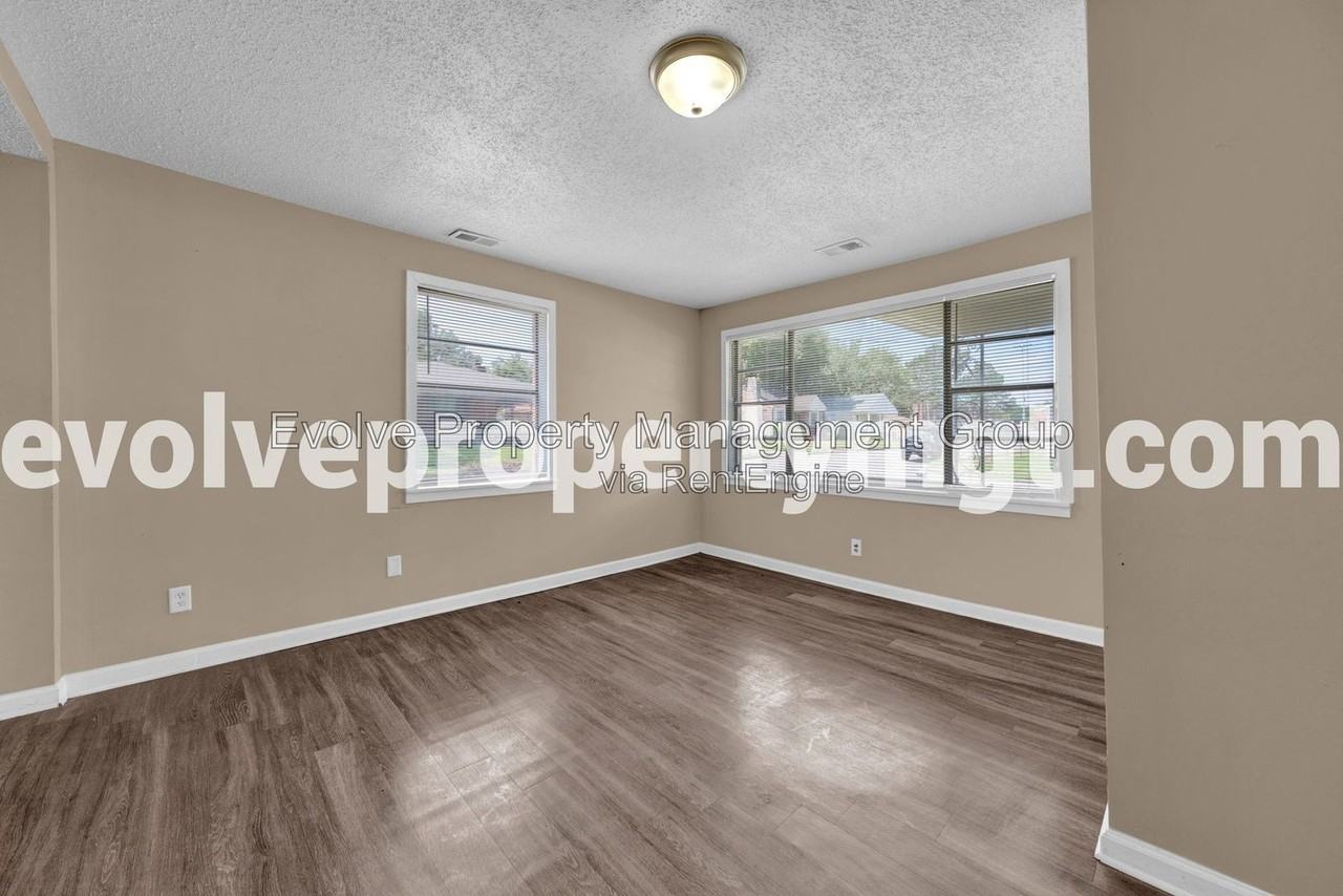 1020 Boston St #2 - Photo 7 of 17