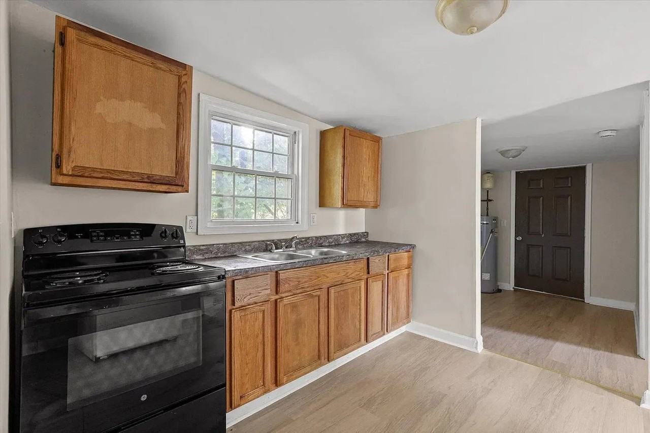 1908 Olive St - Photo 4 of 15