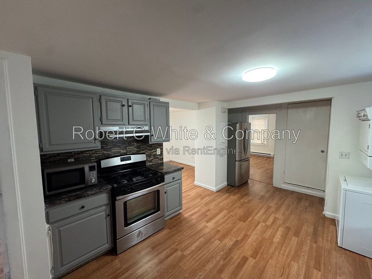 137 Greenmount Ter #FL2 - Photo 4 of 16