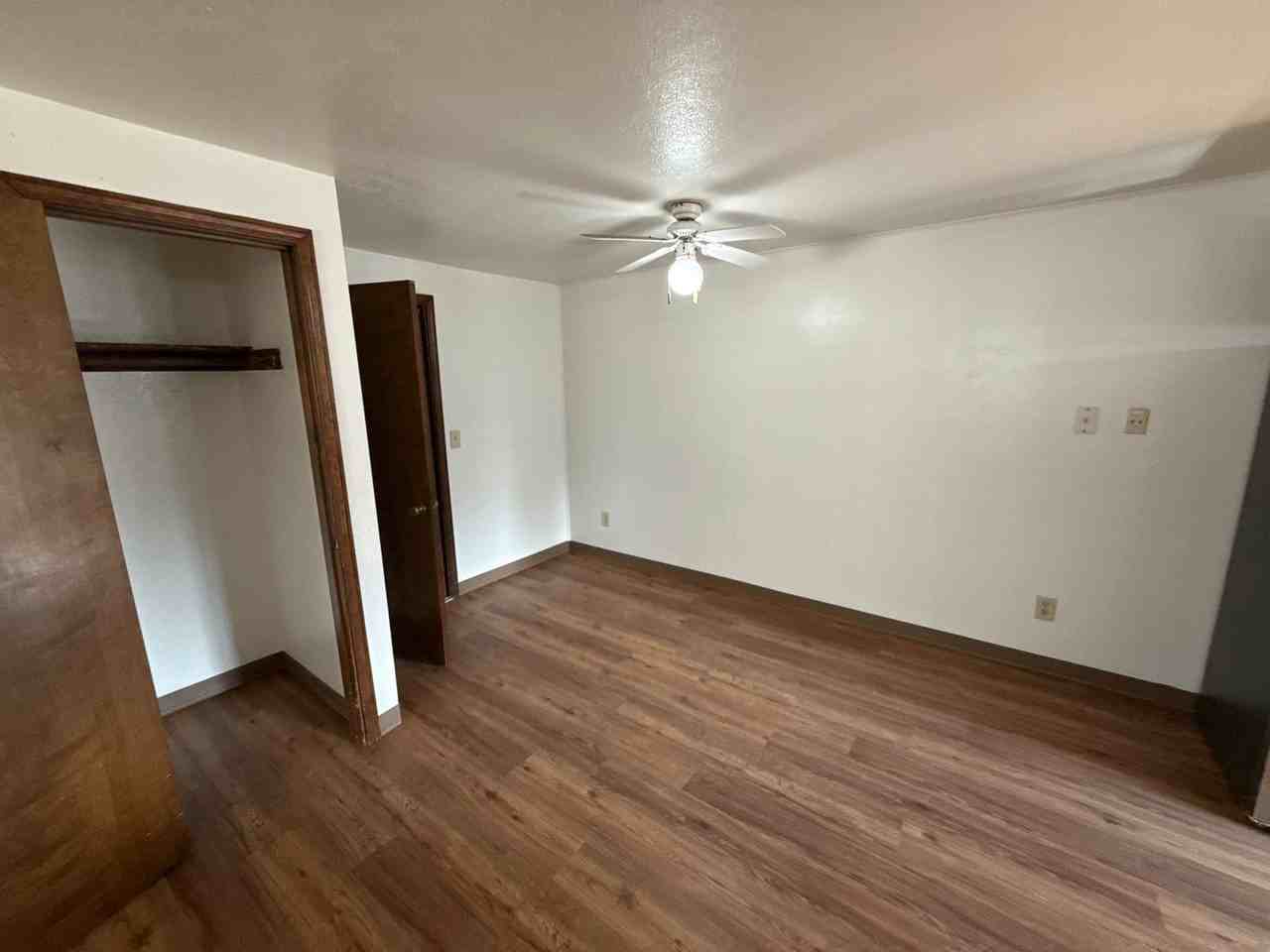 190 Se Atwood Ave - Photo 5 of 28