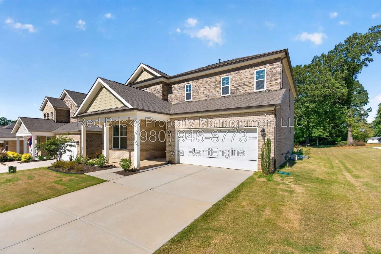 5002 Kinsbridge Dr - Photo 4 of 46