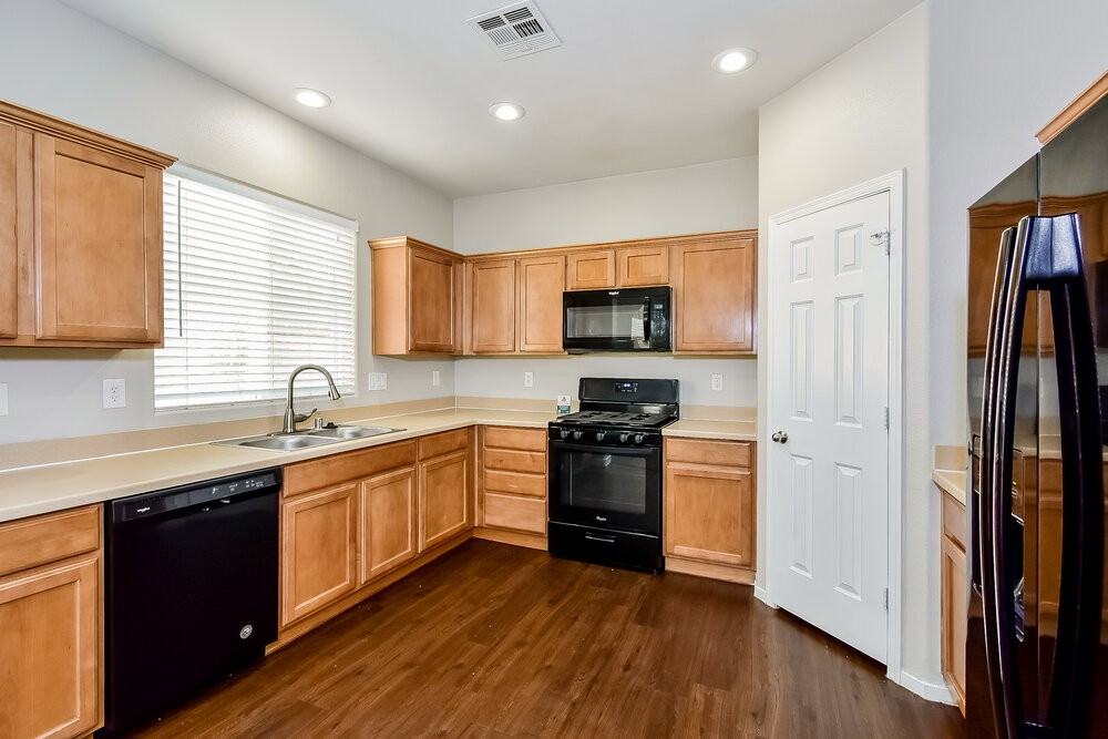 7112 Mercurio Ave - Photo 7 of 17