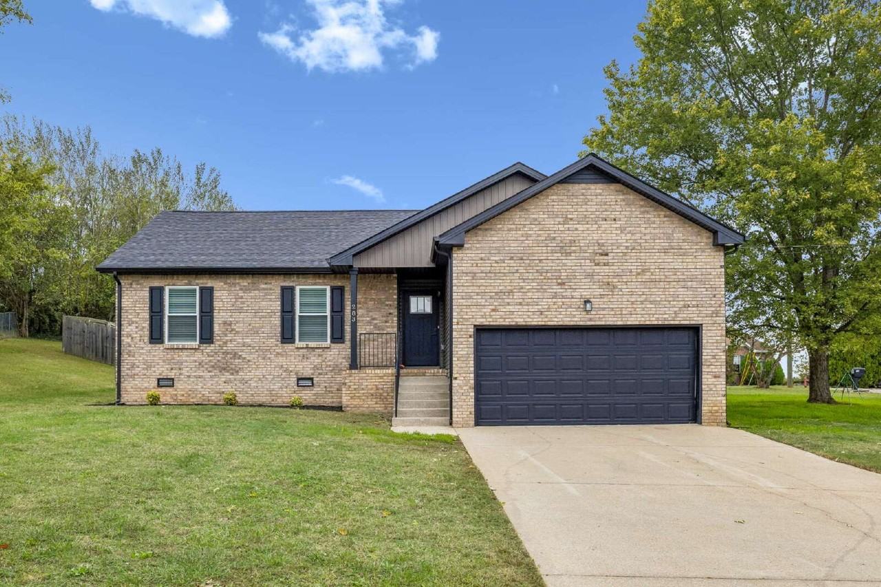 283 Moncrest Dr - Photo 3 of 36