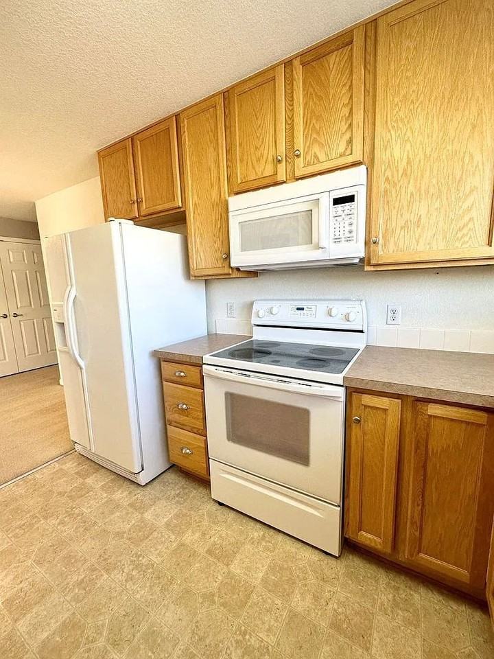 3540 Boulder Cir #204 - Photo 4 of 16