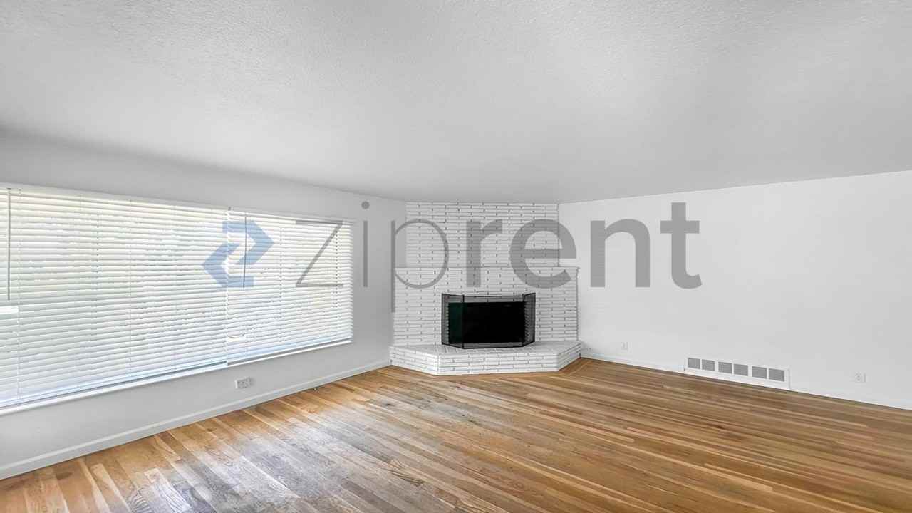 3034 N 8th St - Photo 5 of 40