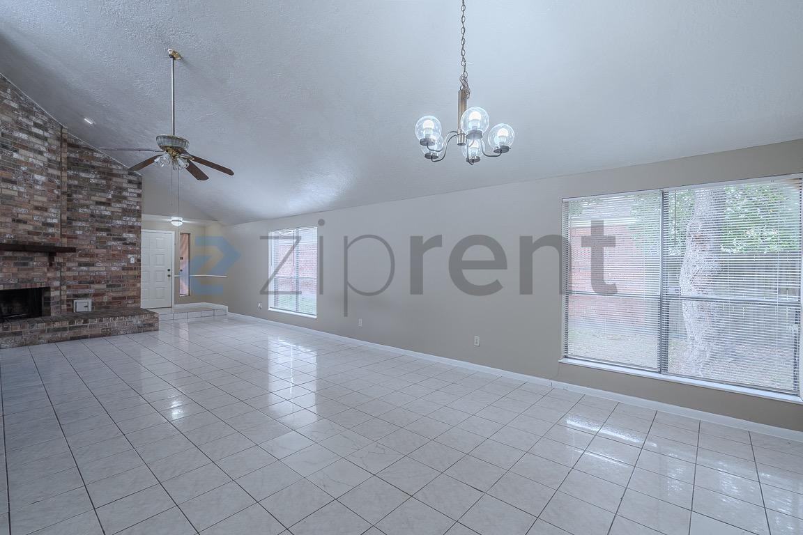 13319 Avonshire Dr #1 - Photo 6 of 24