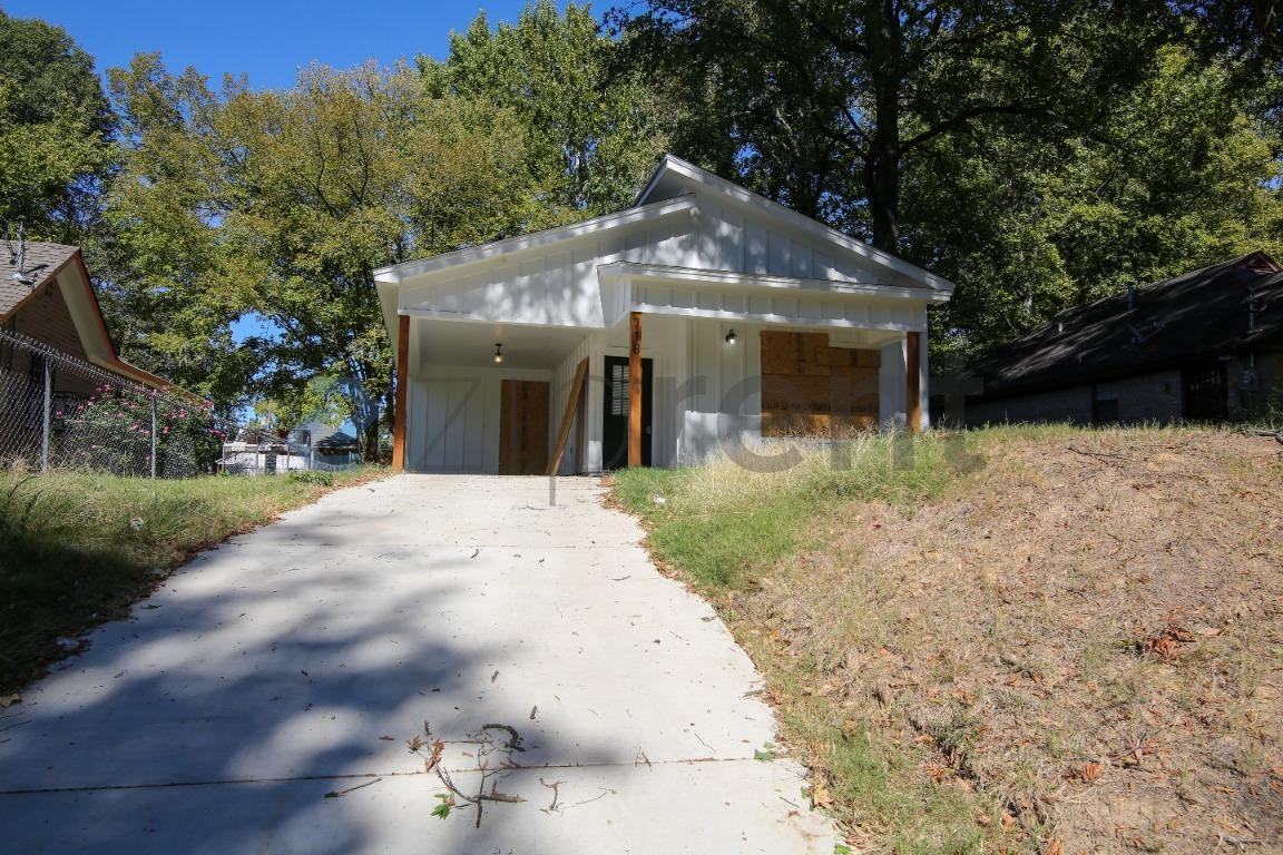 718 Hazelwood Rd - Photo 2 of 28