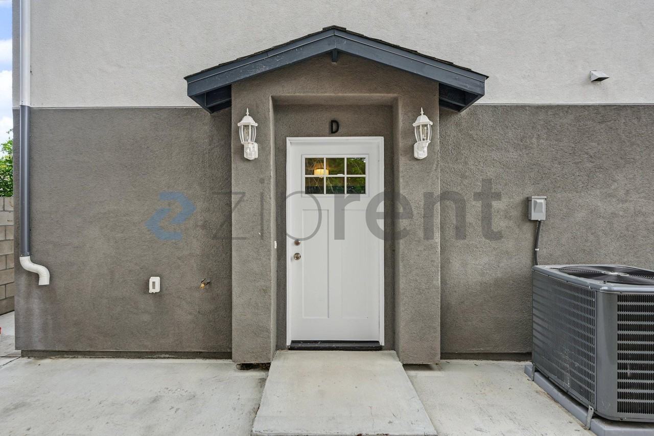 213 E Raymond St #D - Photo 4 of 17